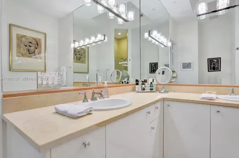 20000 E Country Club Drive Aventura FL 33180
