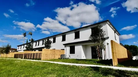 4949 Peacock Way Dania Beach FL 33312
