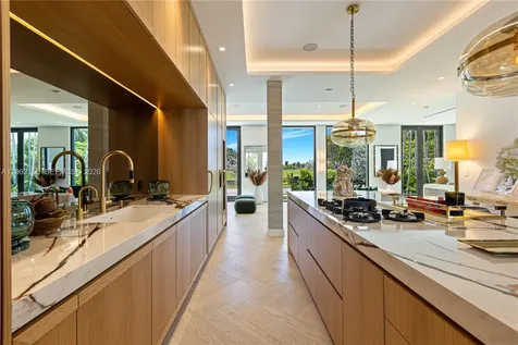 2499 N Meridian Avenue Miami Beach FL 33140