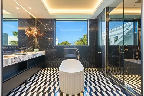 2499 N Meridian Avenue Miami Beach FL 33140