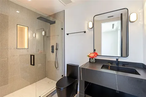 2499 N Meridian Avenue Miami Beach FL 33140