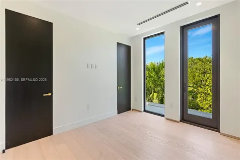 2499 N Meridian Avenue Miami Beach FL 33140