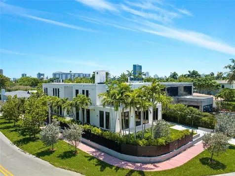 2499 N Meridian Avenue Miami Beach FL 33140