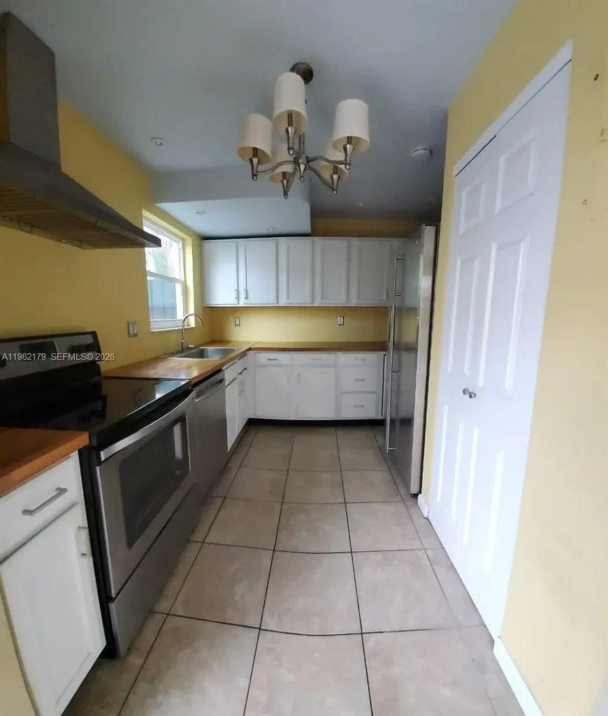 25 NE 12th Street Fort Lauderdale FL 33304