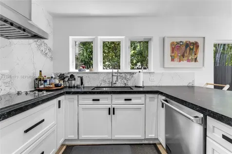 1826 Fairhaven Place Miami FL 33133
