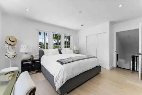1826 Fairhaven Place Miami FL 33133