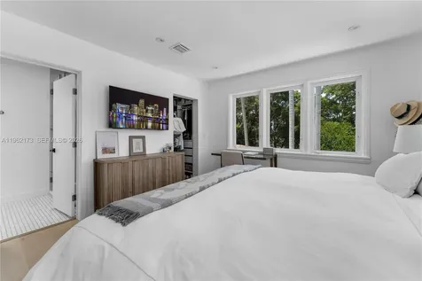 1826 Fairhaven Place Miami FL 33133