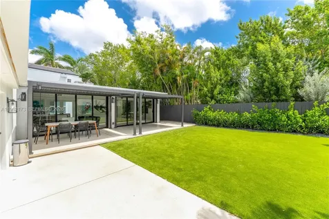 1826 Fairhaven Place Miami FL 33133
