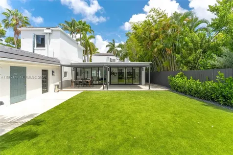 1826 Fairhaven Place Miami FL 33133