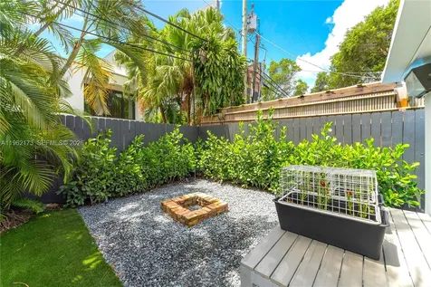 1826 Fairhaven Place Miami FL 33133