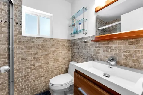 1826 Fairhaven Place Miami FL 33133
