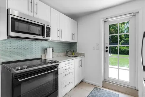 1826 Fairhaven Place Miami FL 33133