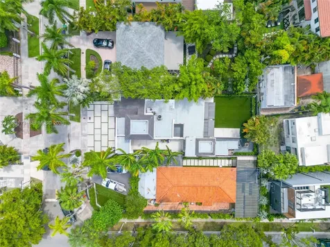 1826 Fairhaven Place Miami FL 33133