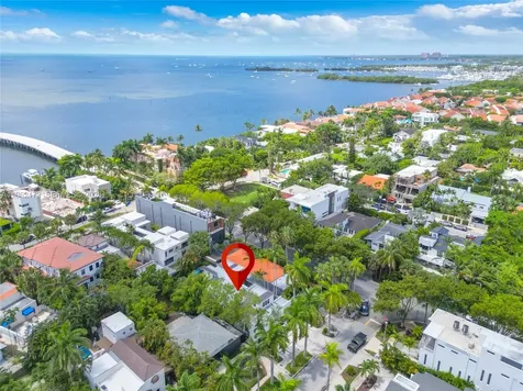 1826 Fairhaven Place Miami FL 33133