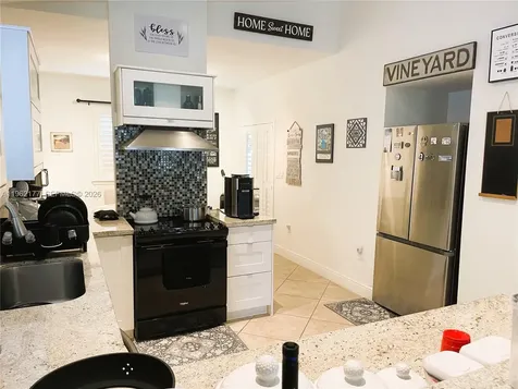 29 Bass Avenue Key Largo FL 33037