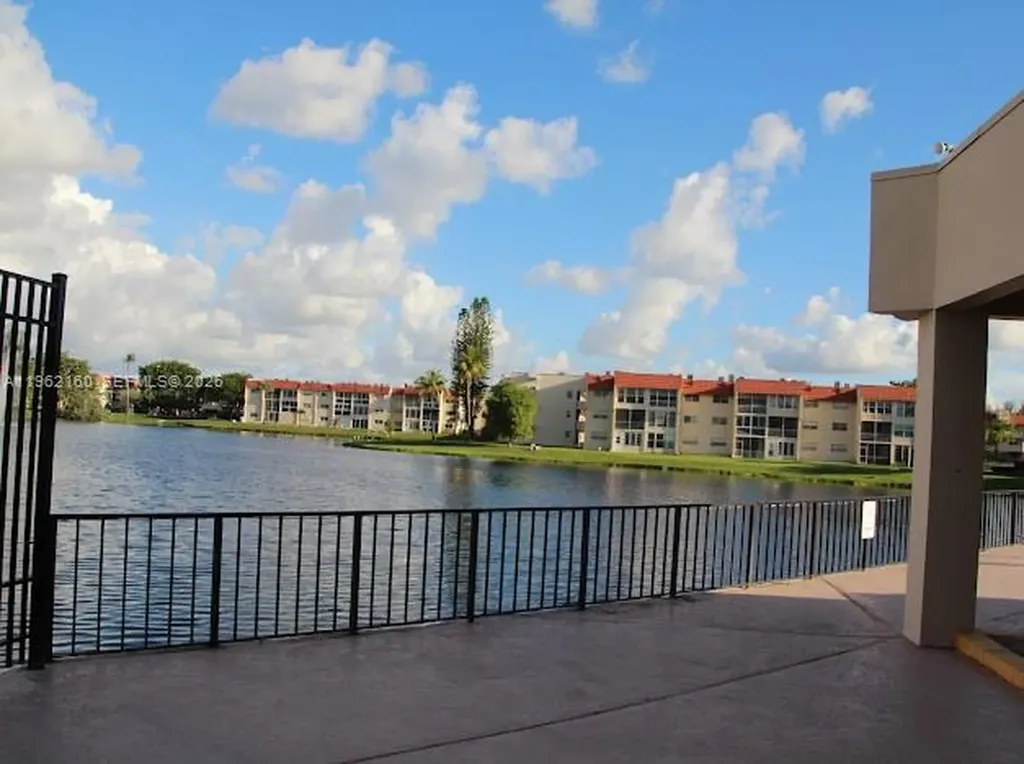 8000 N Sunrise Lakes Drive Sunrise FL 33322