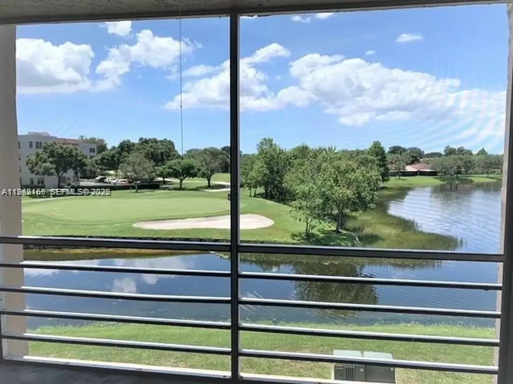9470 Live Oak Place Davie FL 33324