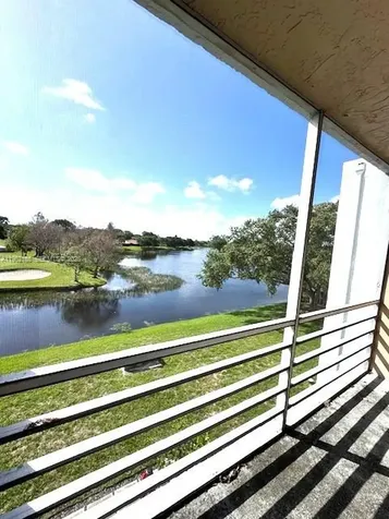 9470 Live Oak Place Davie FL 33324