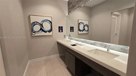 100 E Las Olas Boulevard Fort Lauderdale FL 33301