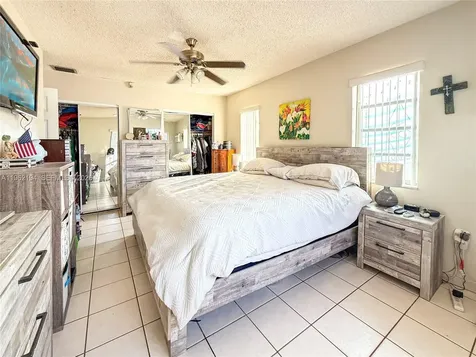 8891 SW 28th Street Miami FL 33165