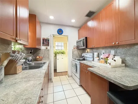 8891 SW 28th Street Miami FL 33165