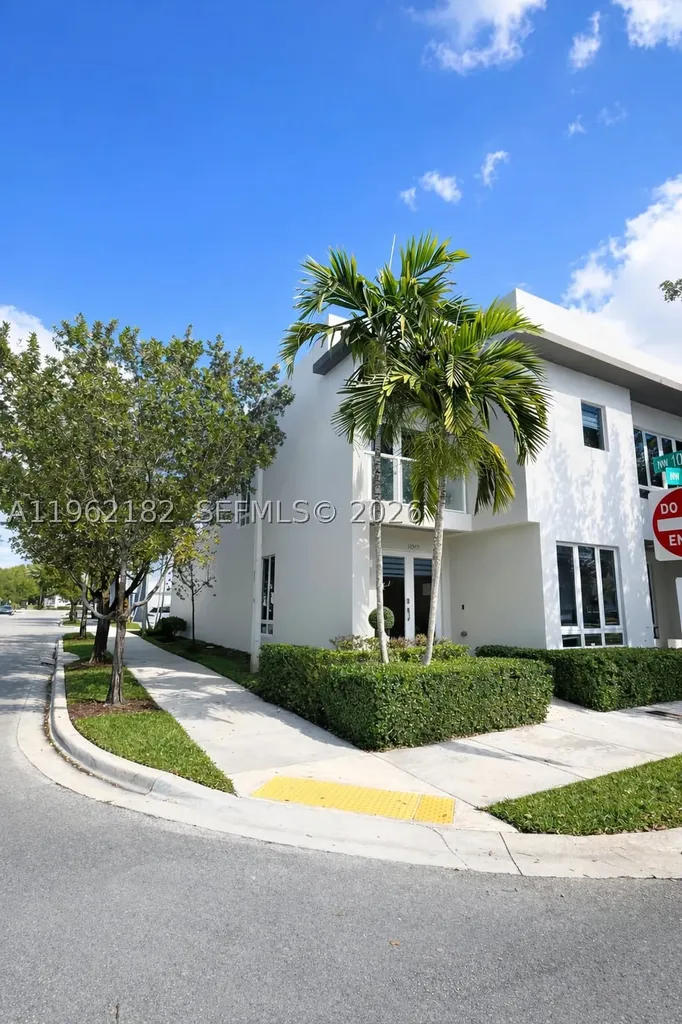 10565 NW 64th Way Doral FL 33178