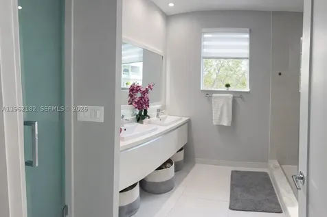10565 NW 64th Way Doral FL 33178