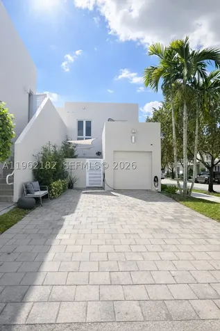 10565 NW 64th Way Doral FL 33178