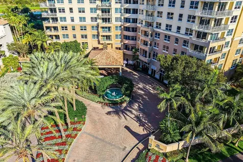 19501 W Country Club Drive Aventura FL 33180
