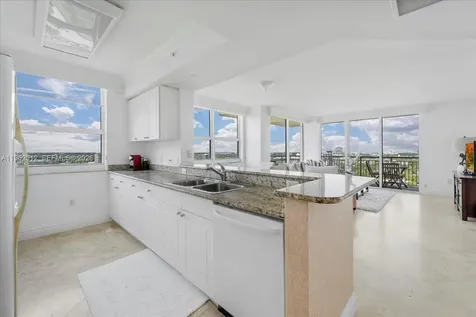 19501 W Country Club Drive Aventura FL 33180