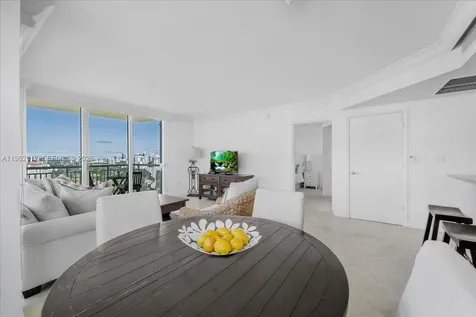 19501 W Country Club Drive Aventura FL 33180