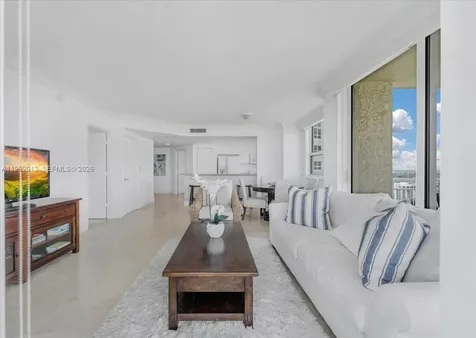 19501 W Country Club Drive Aventura FL 33180