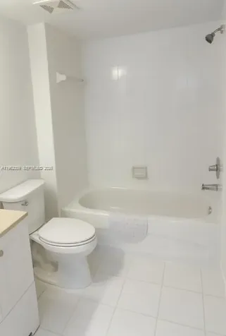 1150 Wildwood Lakes Boulevard Naples FL 34104