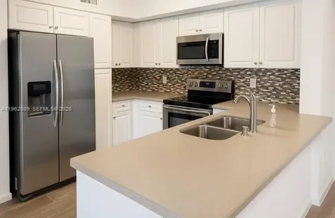 1150 Wildwood Lakes Boulevard Naples FL 34104
