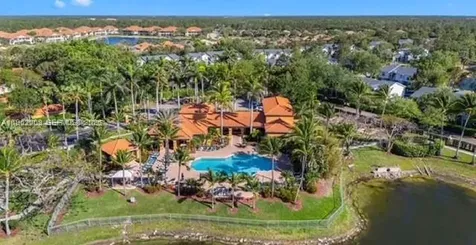 1150 Wildwood Lakes Boulevard Naples FL 34104
