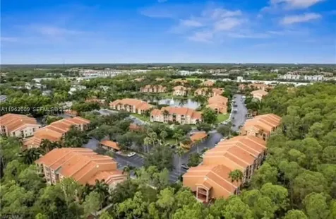 1150 Wildwood Lakes Boulevard Naples FL 34104