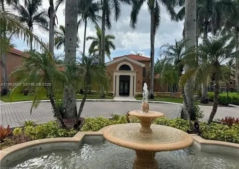 1150 Wildwood Lakes Boulevard Naples FL 34104