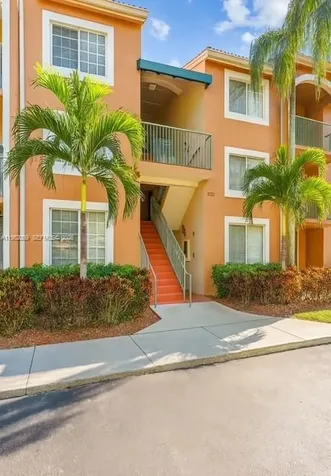 1150 Wildwood Lakes Boulevard Naples FL 34104
