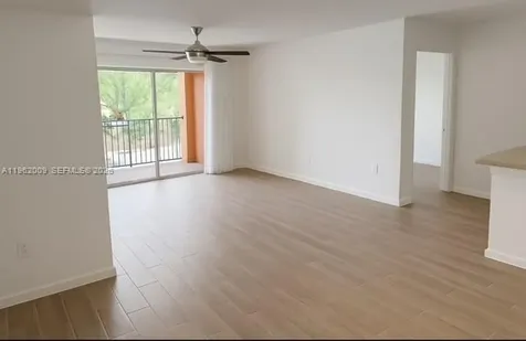 1150 Wildwood Lakes Boulevard Naples FL 34104