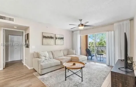 1150 Wildwood Lakes Boulevard Naples FL 34104