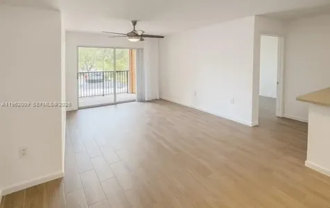 1150 Wildwood Lakes Boulevard Naples FL 34104