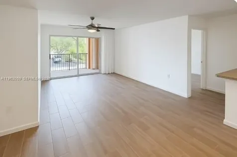 1150 Wildwood Lakes Boulevard Naples FL 34104