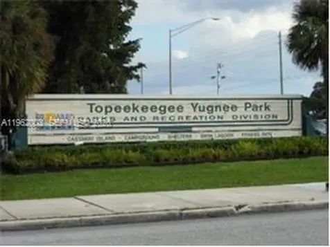 3326 Farragut Street Hollywood FL 33021
