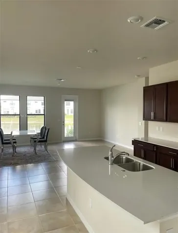 2163 S Appleton Circle S Oakland Park FL 33309