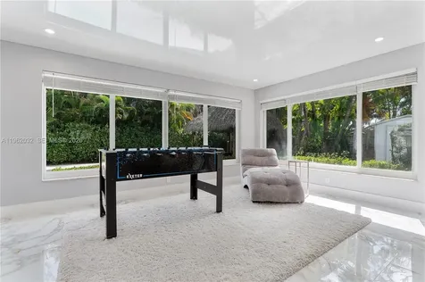 4440 NE 17th Avenue Oakland Park FL 33334