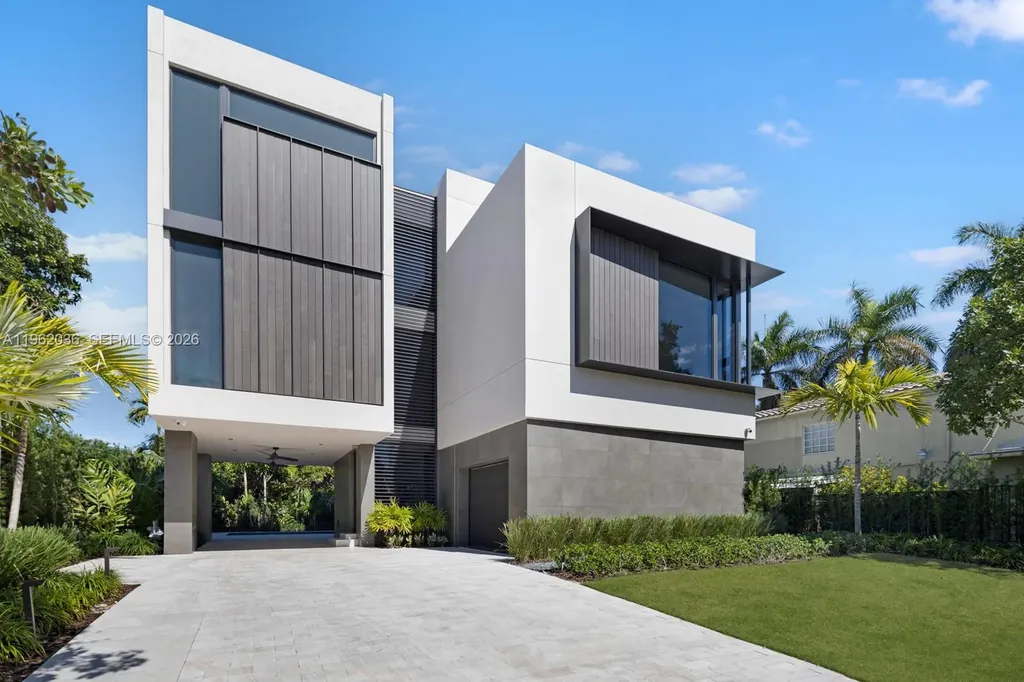 621 W 44th Street Miami Beach FL 33140