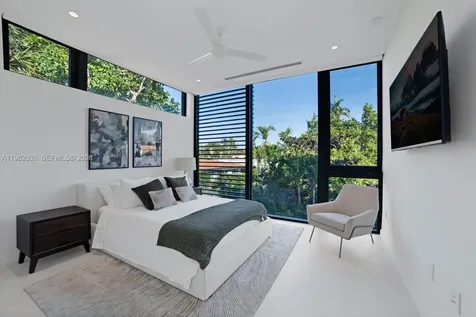 621 W 44th Street Miami Beach FL 33140