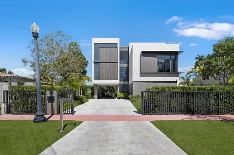 621 W 44th Street Miami Beach FL 33140
