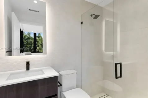 621 W 44th Street Miami Beach FL 33140
