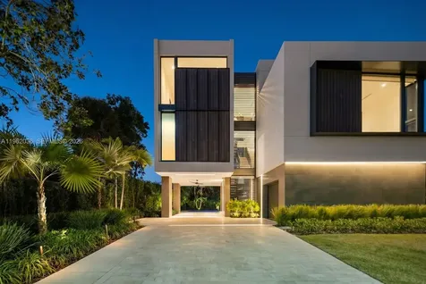 621 W 44th Street Miami Beach FL 33140